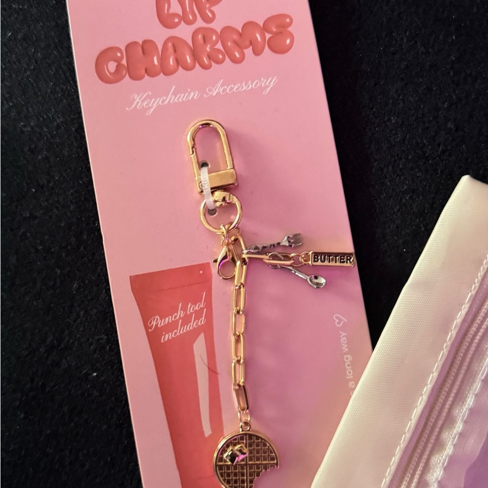 Target Lip Charm Keychain - Pink and Gold - Picture 5 of 5